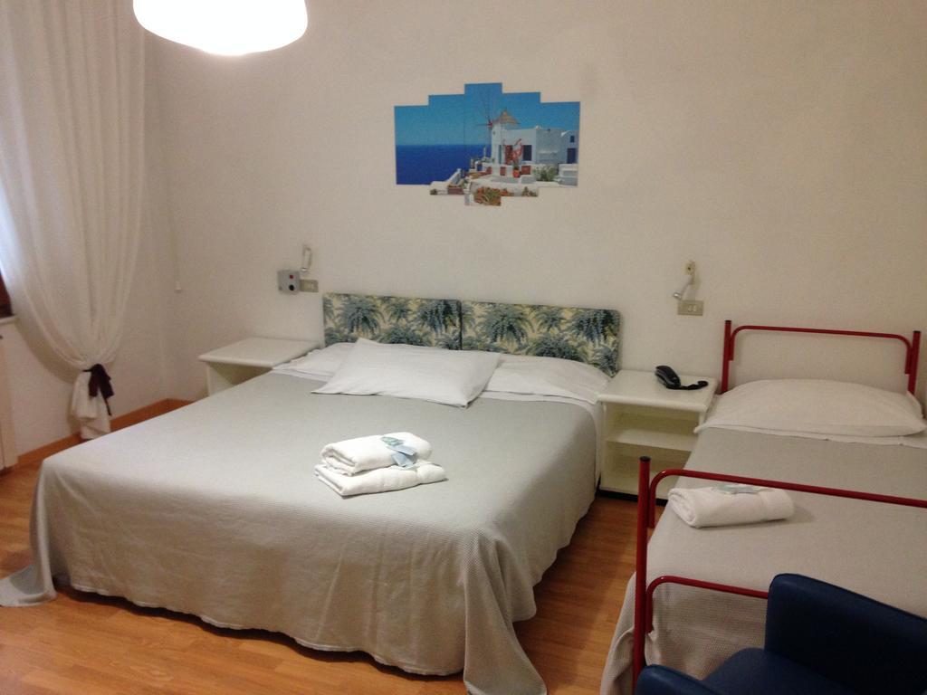 Hotel Mediterraneo Кьянчано-Терме Номер фото